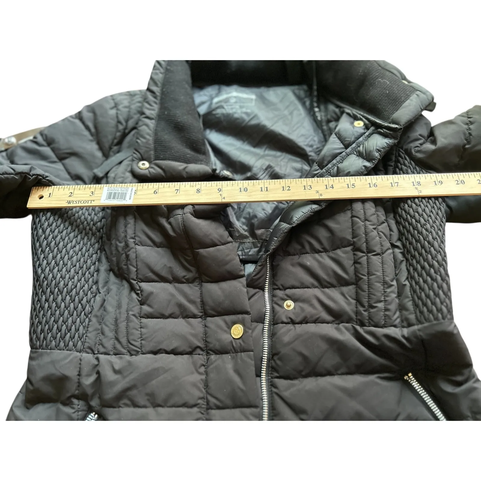 Bernardo Women's Black Puffer Coat with Stylish Collar and Zipper Details Size M - Image 4