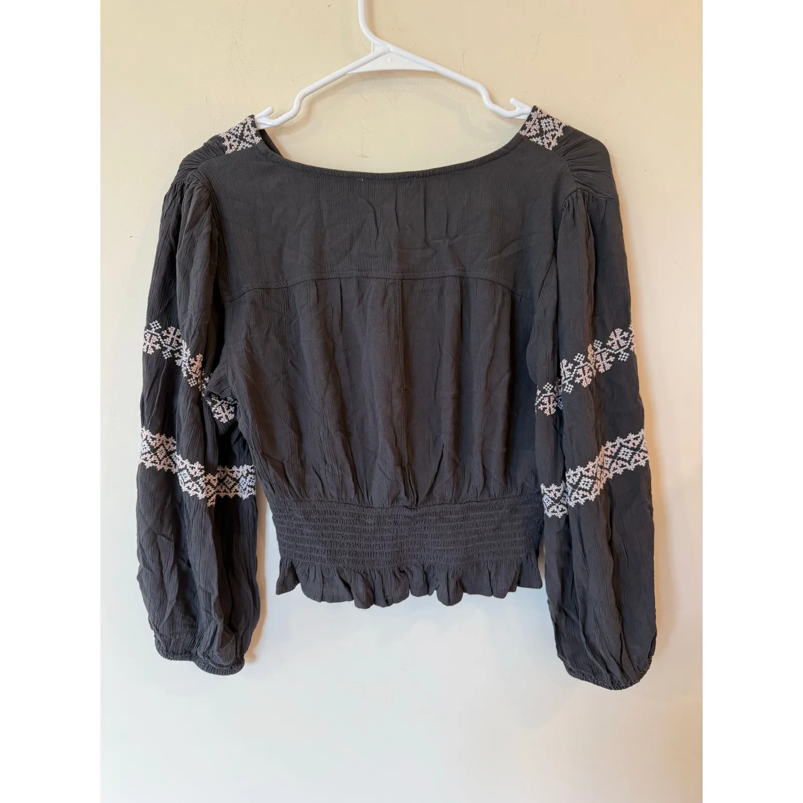 American Eagle Puff Sleeve Embroidered Smocked Crop Top Black Women's Medium - Image 2