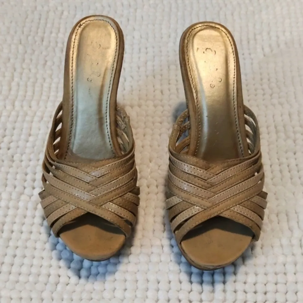 Qupid Tan Cross Strap Cork Wedges Size 5 GUC #3171 - Image 3