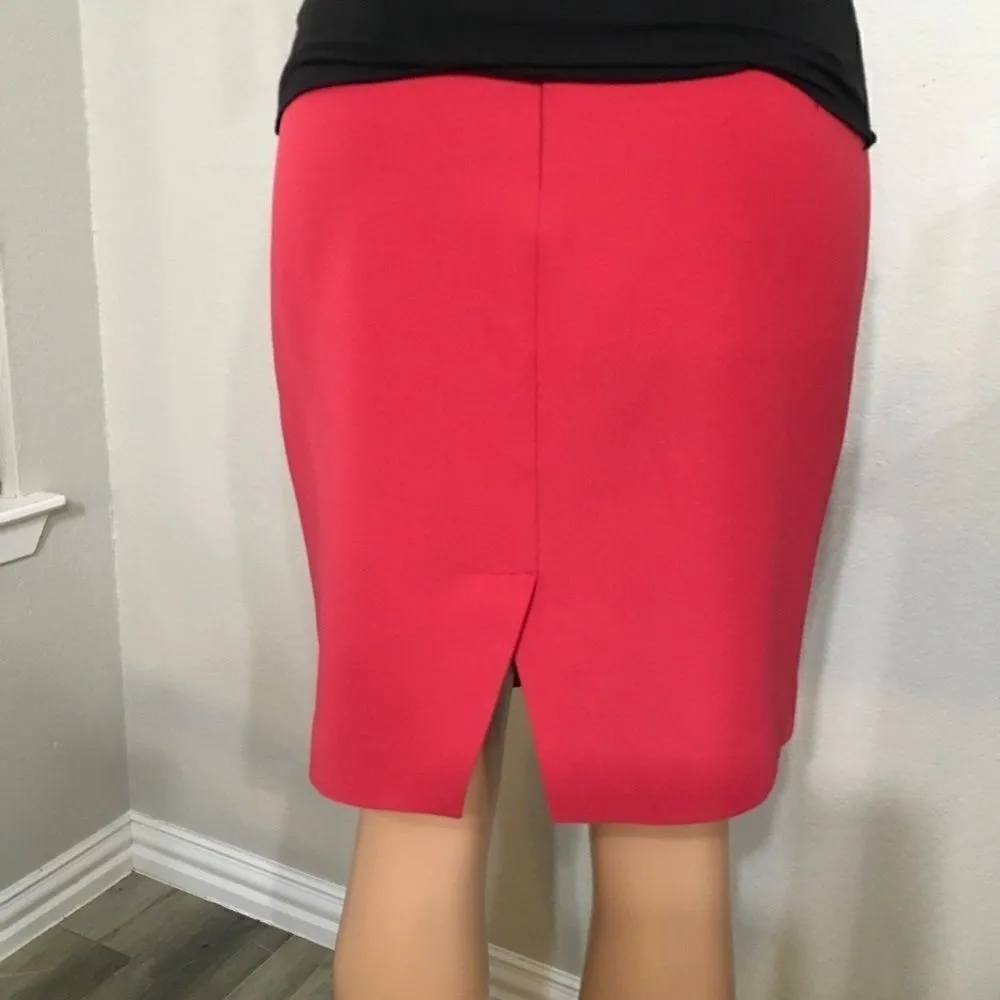 T. Tahari red pencil skirt. Size 8. NWOT - Image 4