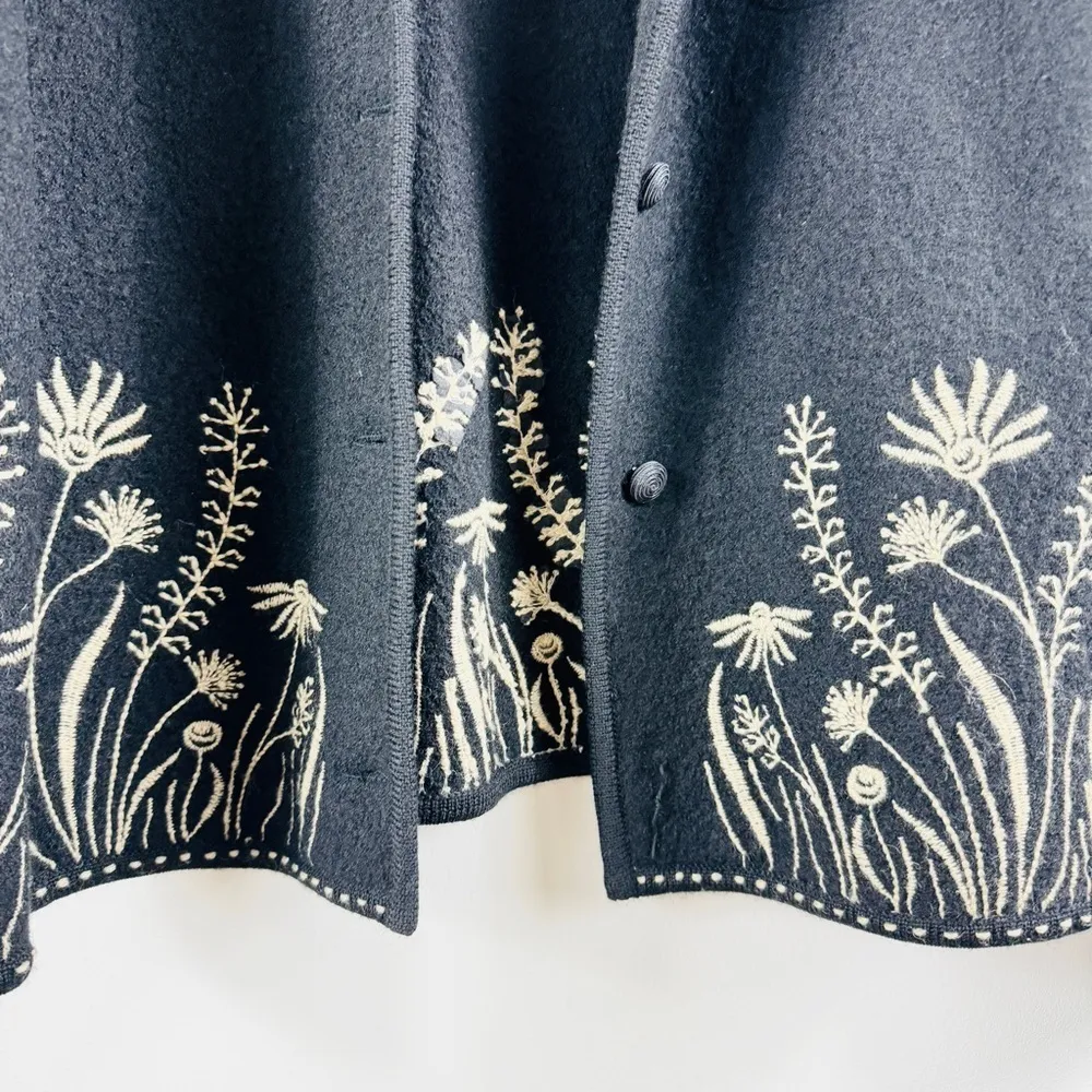 Icelandic 100% wool beautiful cardigan sweater with embroidery designs Black Size L - Image 8