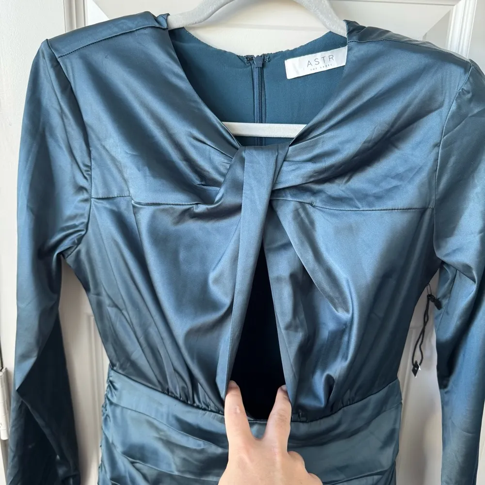 ASTR The Label Petrova Satin Front Cutout Long Sleeve Mini Dress Sz M Dark Teal - Image 9