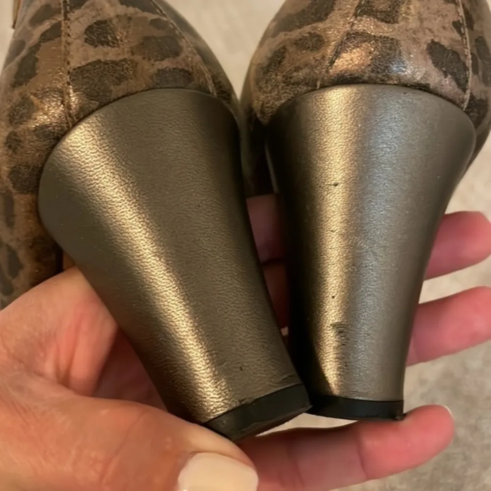 Taryn Rose Pewter Metallic Leopard Open Toe Heels - Image 9