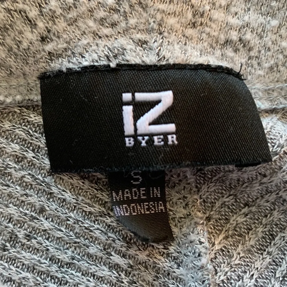 3/$22🌞 IZ Byer Gray Turtleneck Sweater - Image 5