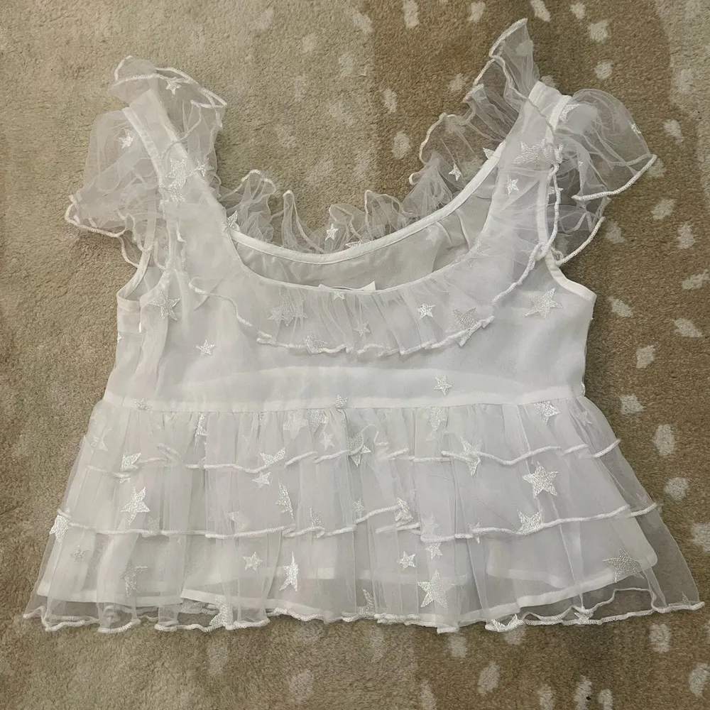 Storia white sheer star tank top blouse women’s size medium - Image 2