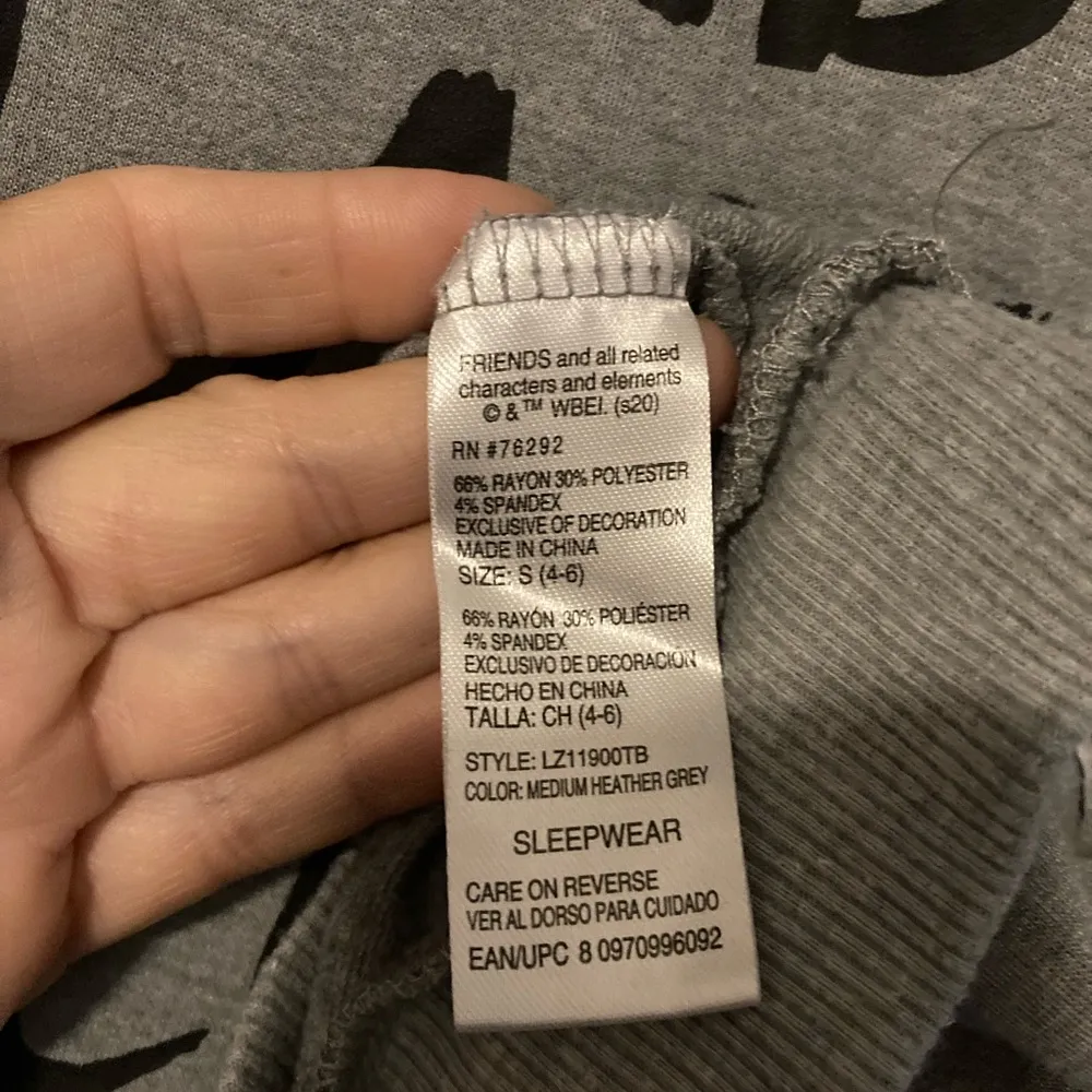 FRIENDS TV SHOW Gray Sleepwear/Daywear Cozy Long Sleeve T - Image 9
