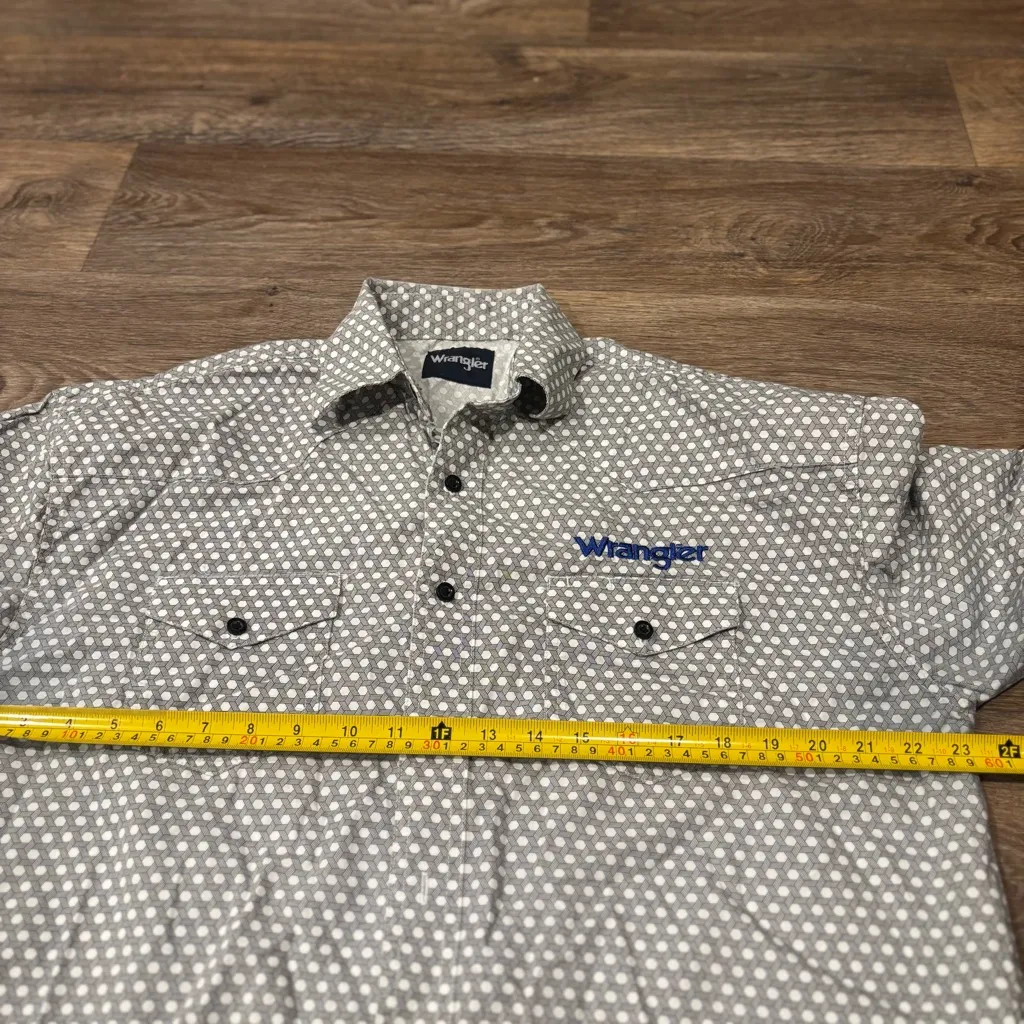 Wrangler Men’s Logo Long Sleeve Button Down Western Shirt Large Casual Ranchwear - Image 8
