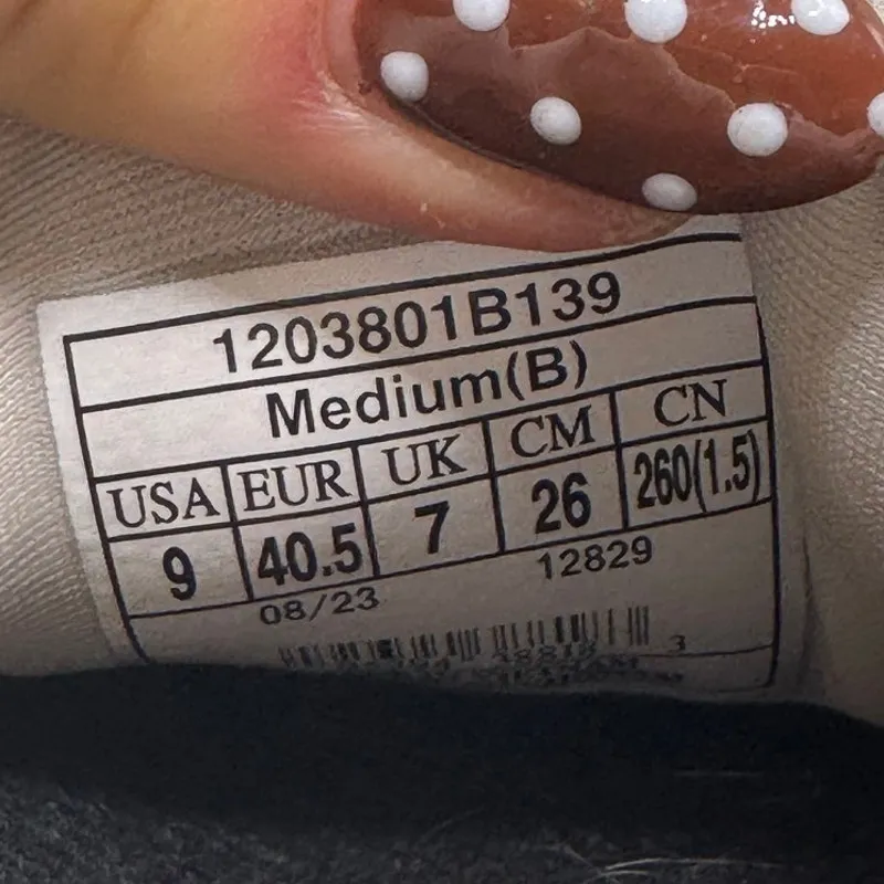 Brook's Women's Ghost 15 Size 9 B - Image 8