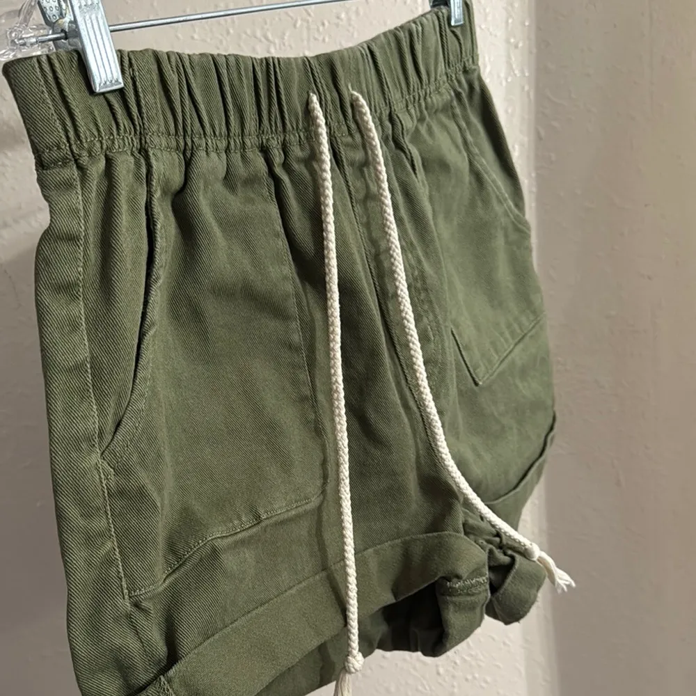 No Boundaries Green Cargo Shorts Elastic Waist - Image 5