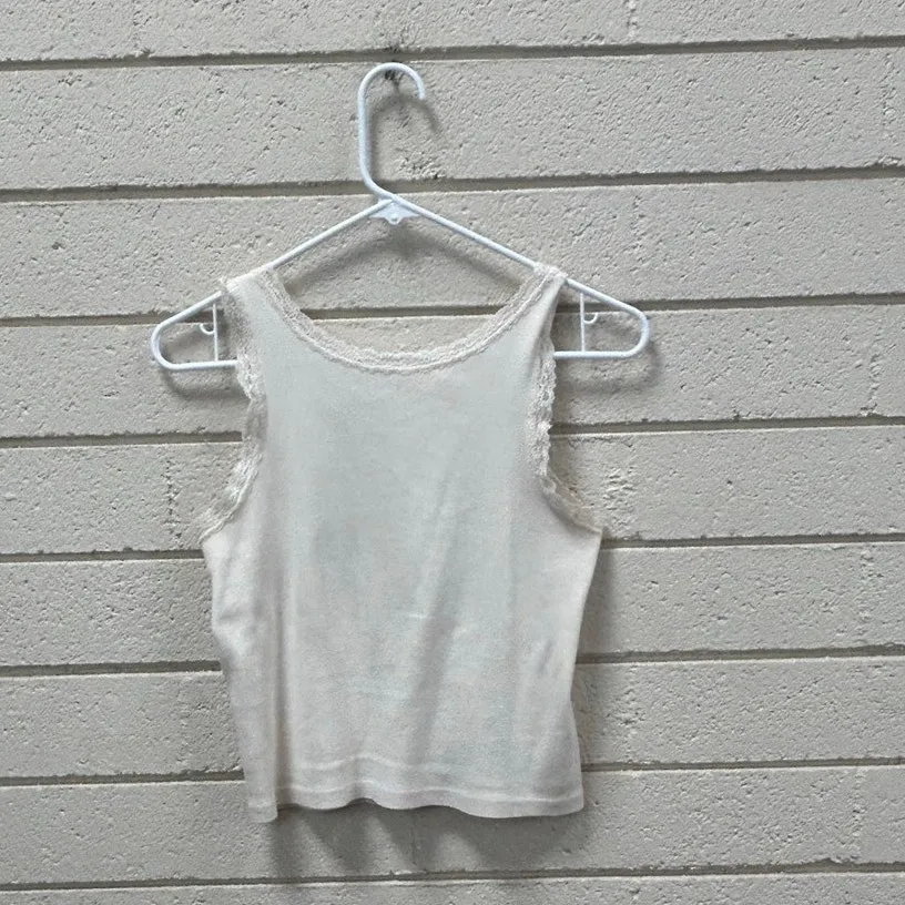 Brandy Melville John Galt Angel Cupcake Lace Trimmed Tank Top one size - Image 2