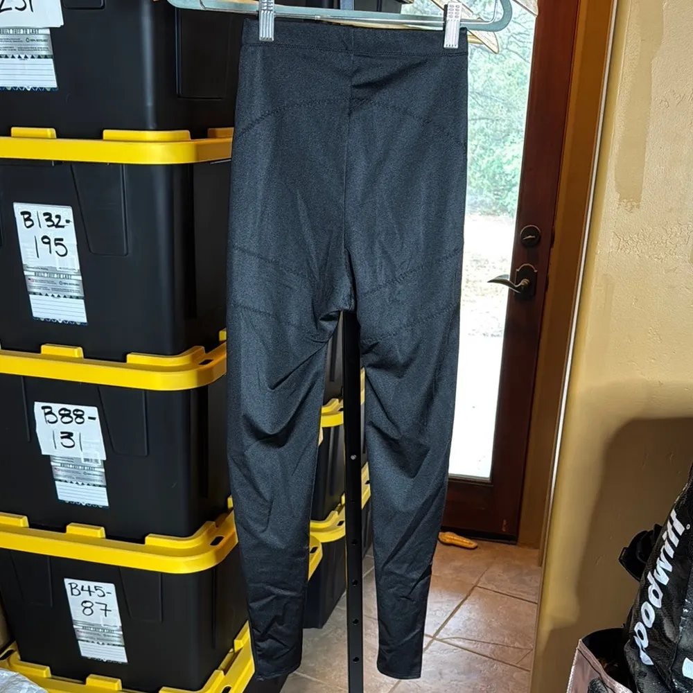 YITTY  Ultralift Bootysculpt 7/8 Black Leggings Size XS - Image 5