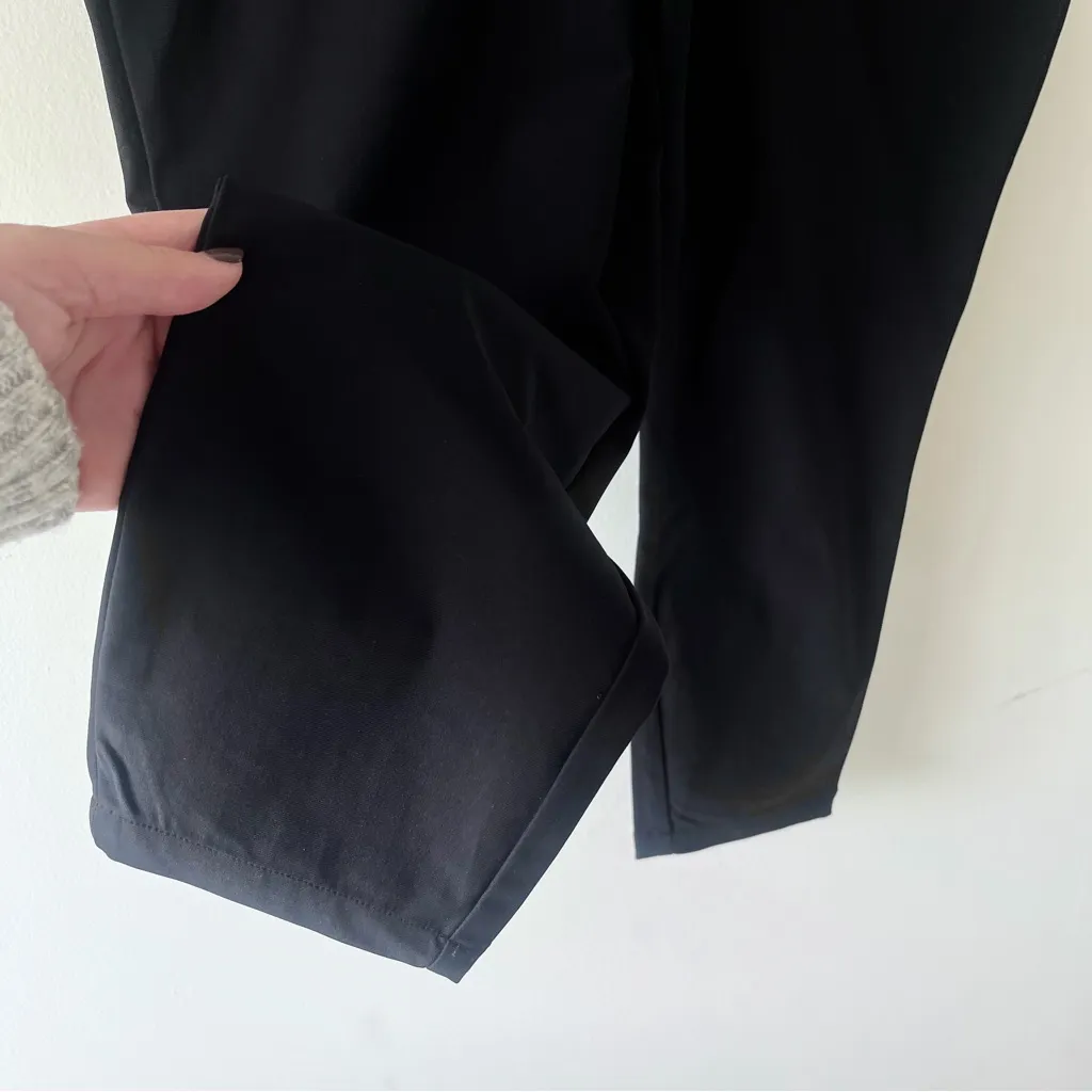 HALARA Black Mid-Rise Capri Quick-Dry Golf Pants - Image 3