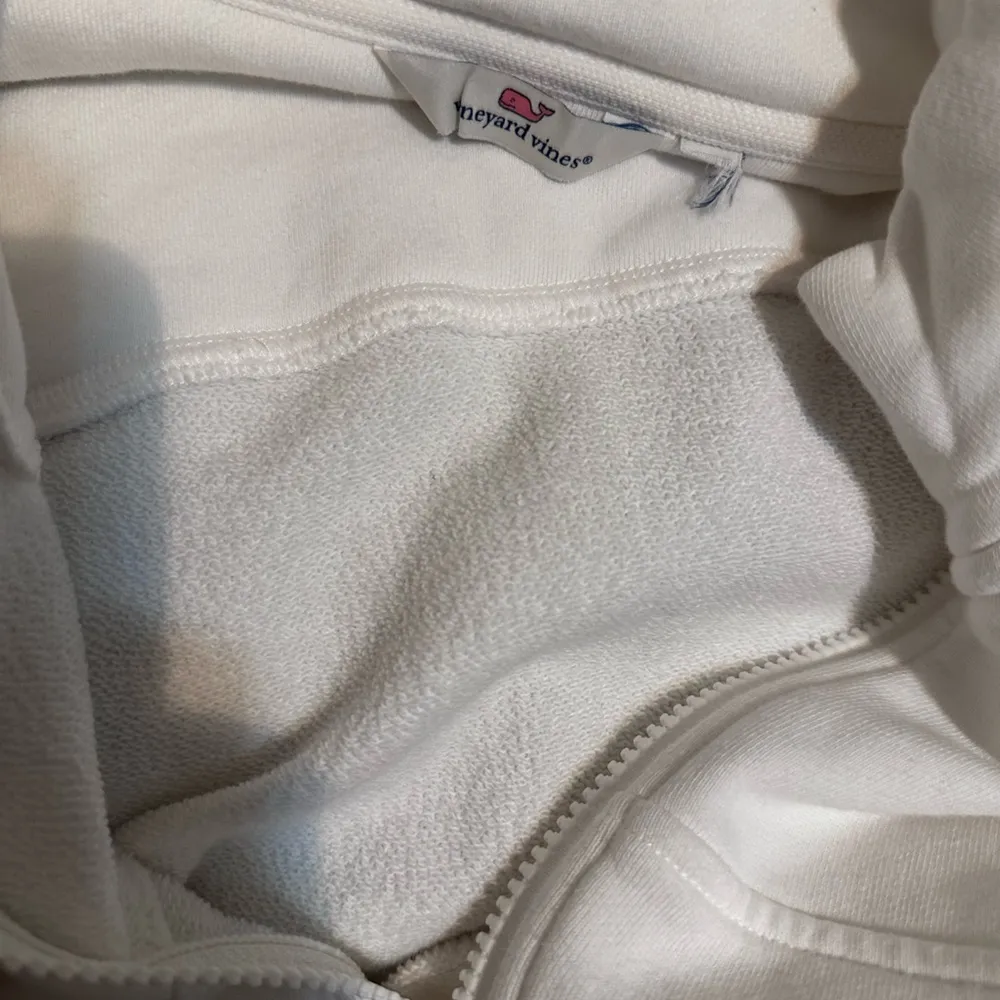 Vineyard Vines Women's White Cap Shep
Quarter-Zip Pullover no sign of wear - Image 8
