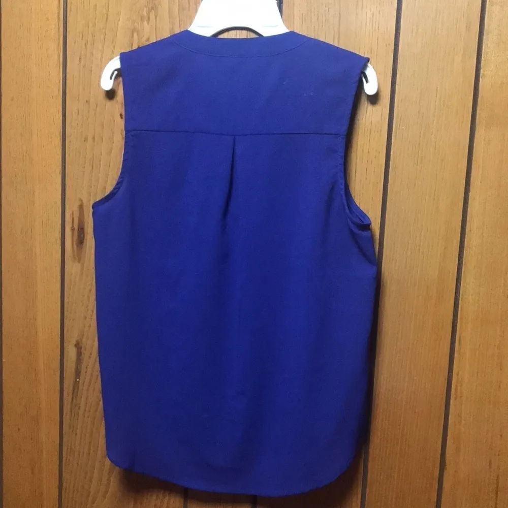 Mono B purple Vneck collared shirred sleeveless blouse - Image 2