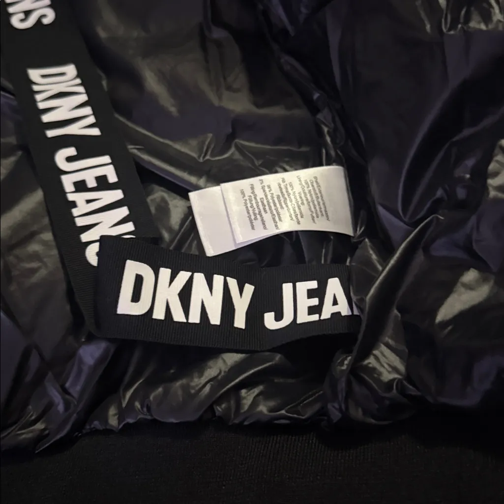 NWT $199 DKNY Jeans Women's Superwet Logo-Band Puffer Jacket Small White Black - Image 9