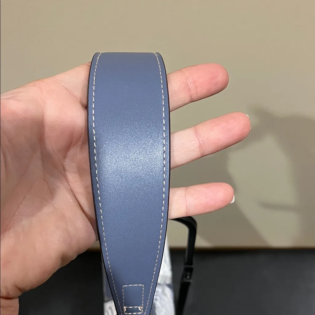 Tommy Bahama | Tropical Leaf Print Adjustable Shoulder Bag - Image 8