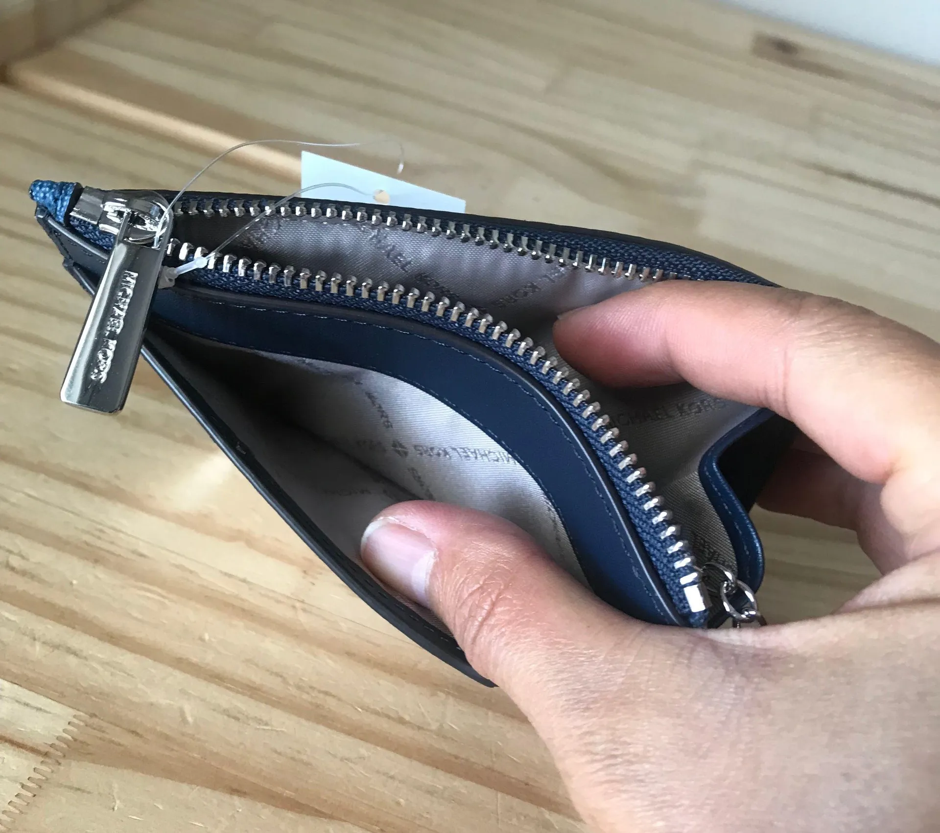 Cardholder - Image 5