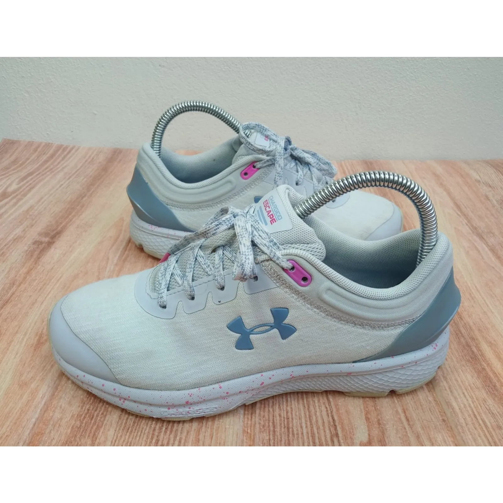 Under Armour Women's Running Shoe Charged Escape Gray Pink Splatter Size 7 - Image 4