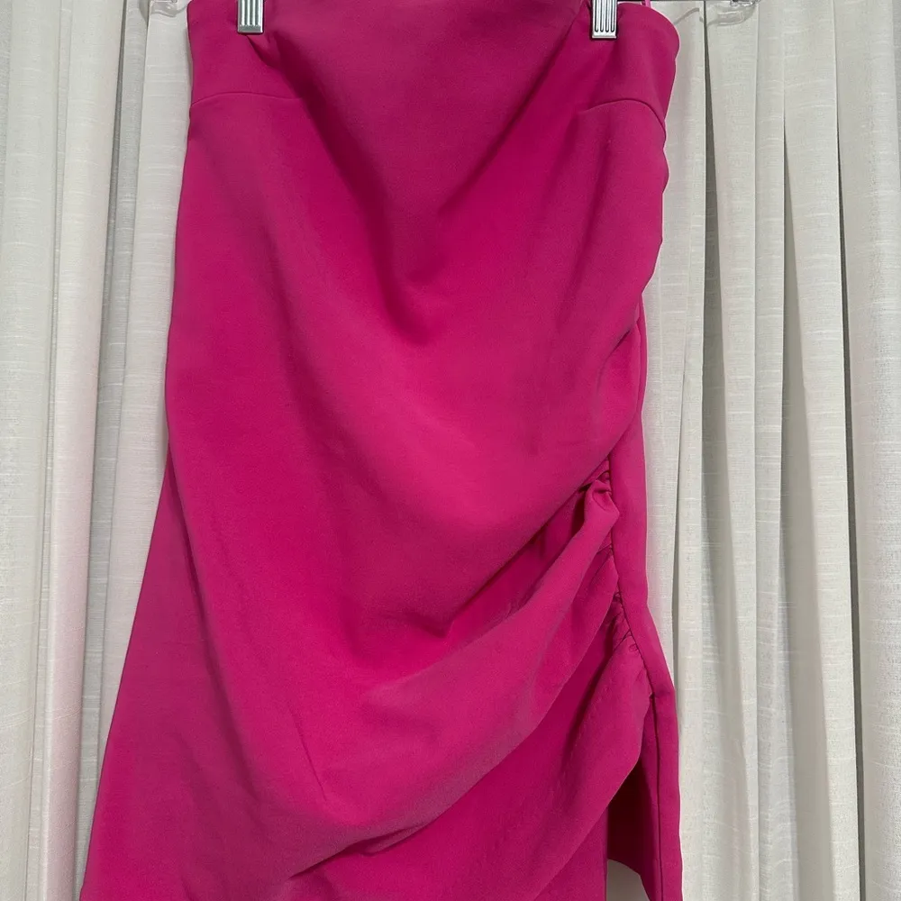 glam Vibrant Pink Strapless Skort Romper - Image 3