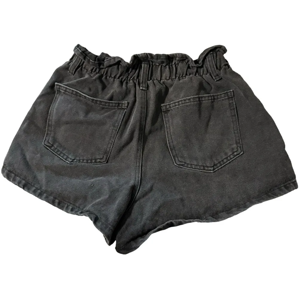 Forever 21 women's back jean shorts women's size 27 - Image 2