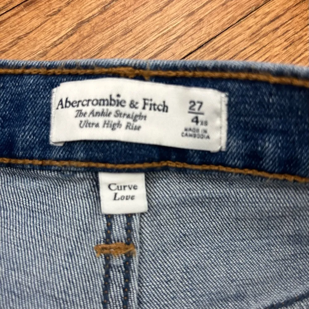 Abercrombie & Fitch | The Ankle Straight Ultra High Rise  Jeans Size 27 NWT - Image 3