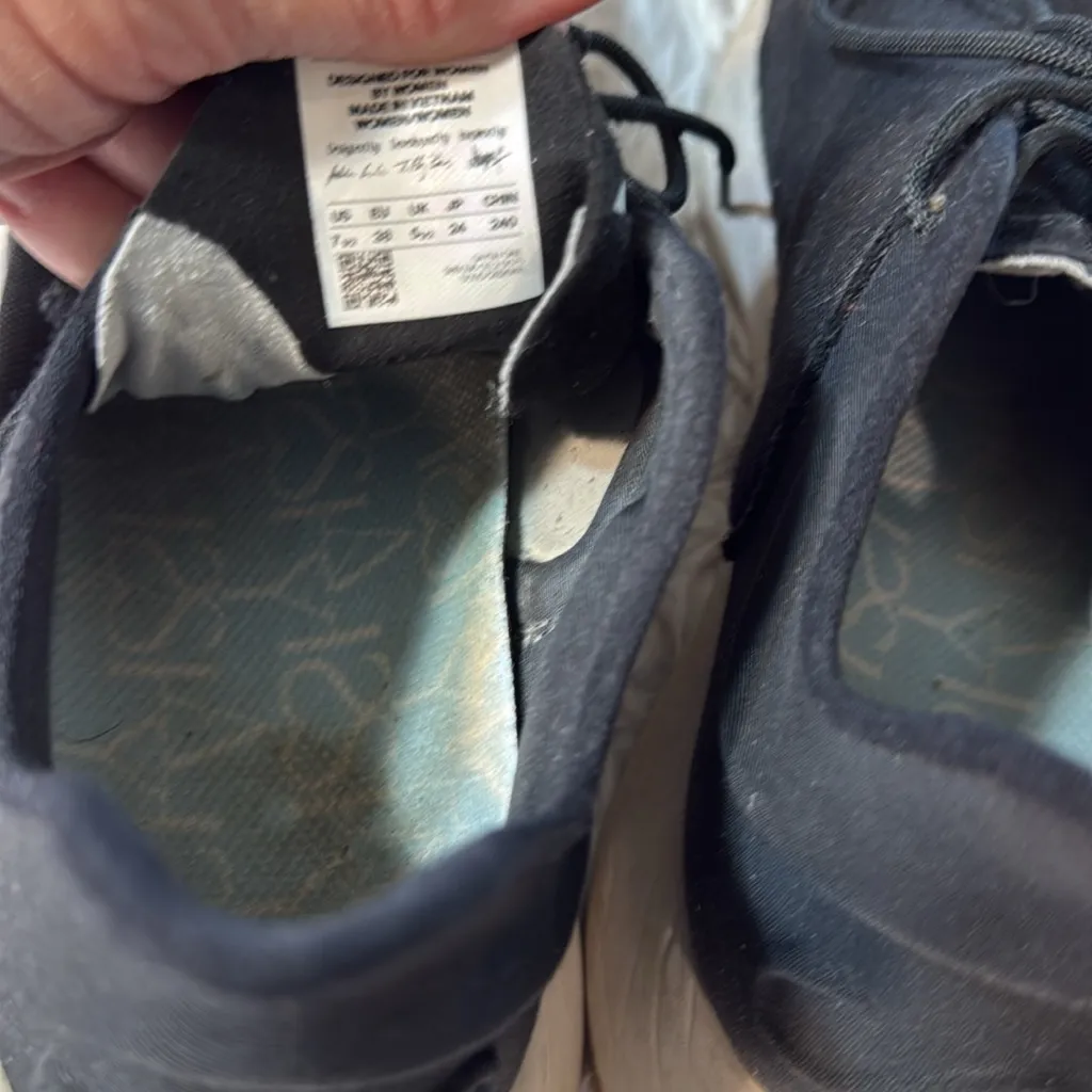 Athleta Saysh One sneaker, black 7.5 - Image 9