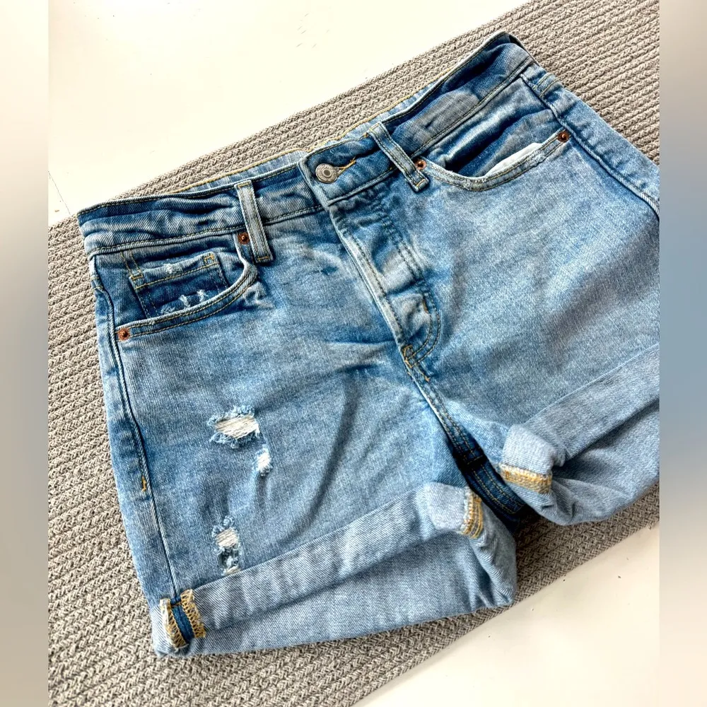 Old Navy Medium Blue Denim High Rise O.G. Straight Rolled Hem Jean Shorts Sz 6 - Image 9