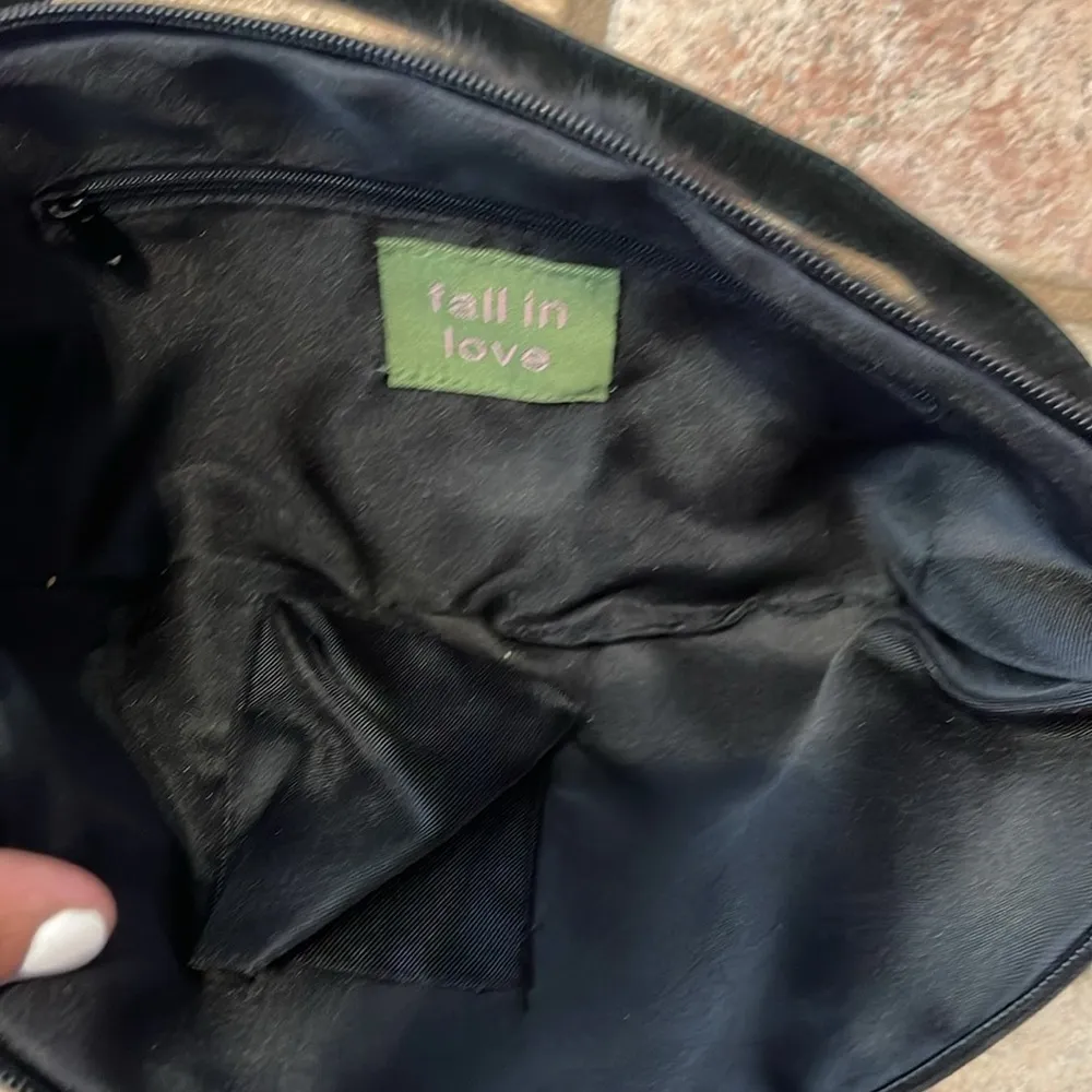 FALL IN LOVE FUR BAG BLACK - Image 6