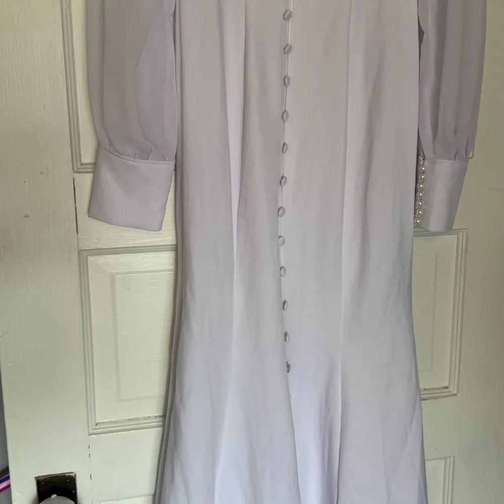 NWOT wedding gown buttons down entire train White - Image 7