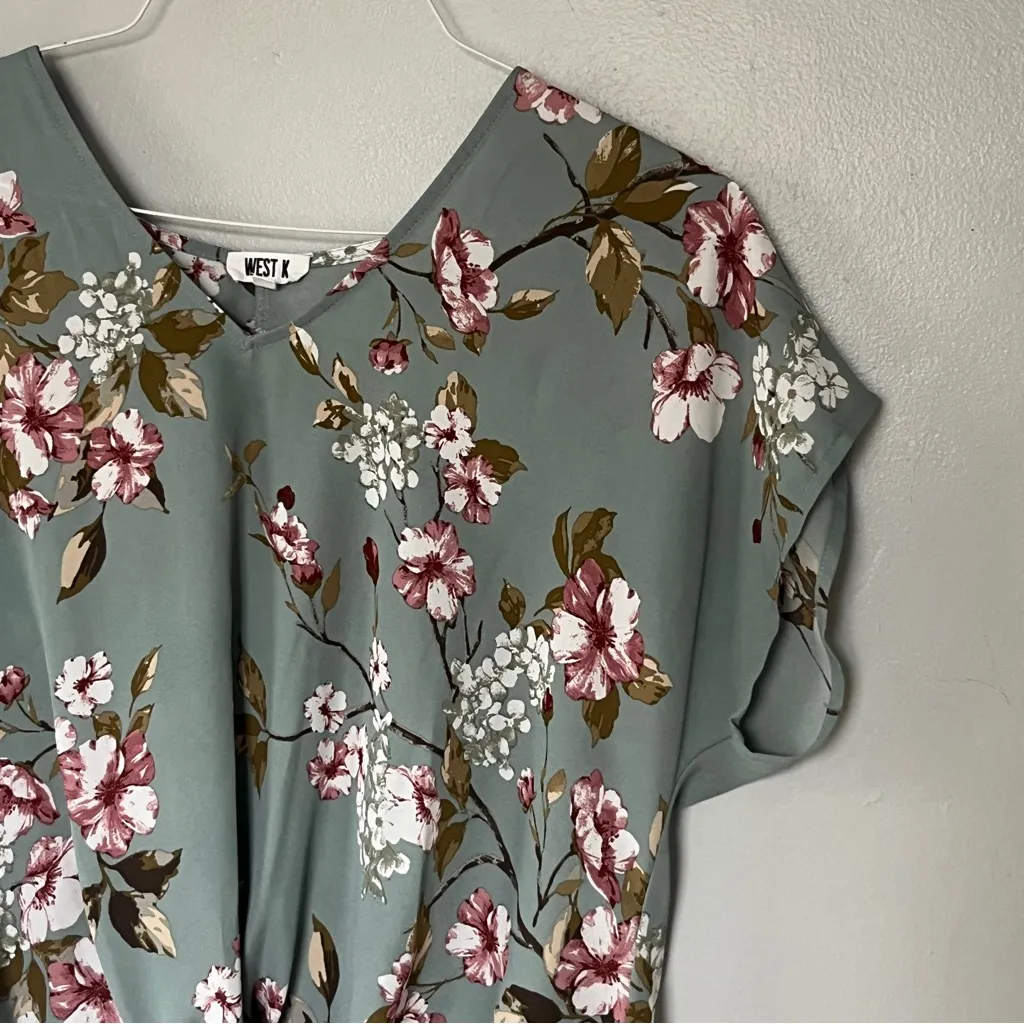 Stitch Fix West K Knot Front Short Sleeve Blouse Small - Image 4