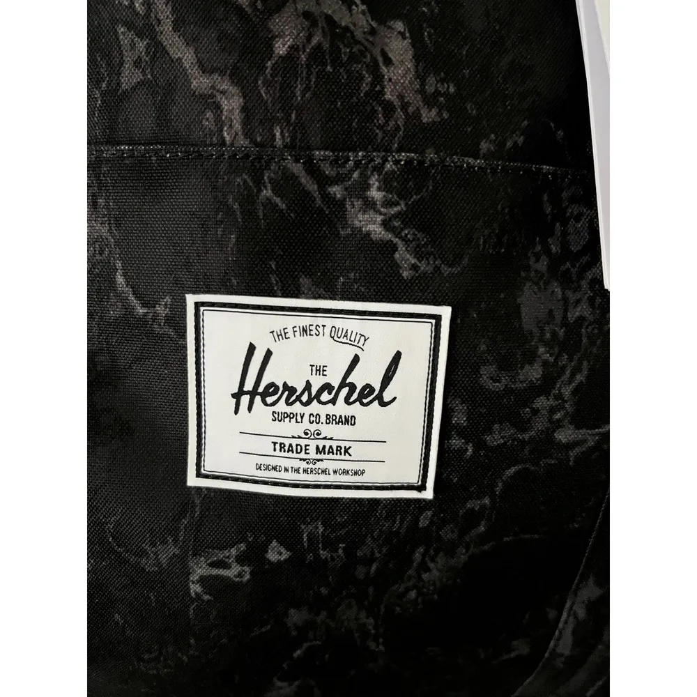NWT Herschel Supply Co. Brand Strand Sprout Diaper / Gym Bag Black Marble Womens - Image 3
