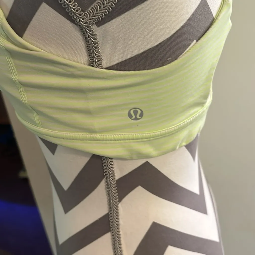 Lululemon sports bra Size M - Image 2