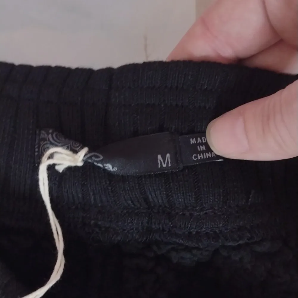 Prana water resistant black diva skirt size medium - Image 4