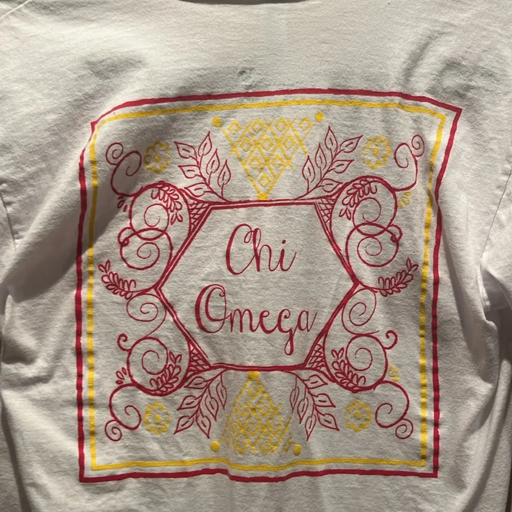 University Tees Women’s Sorority Chi Omega V Neck Tee T Shirt Size Small - Image 6