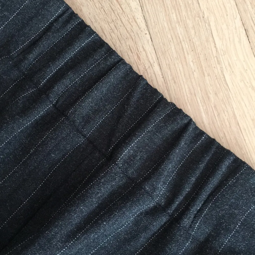 Isabella Oliver Maternity pinstripes skirt Gray Size undefined - Image 6