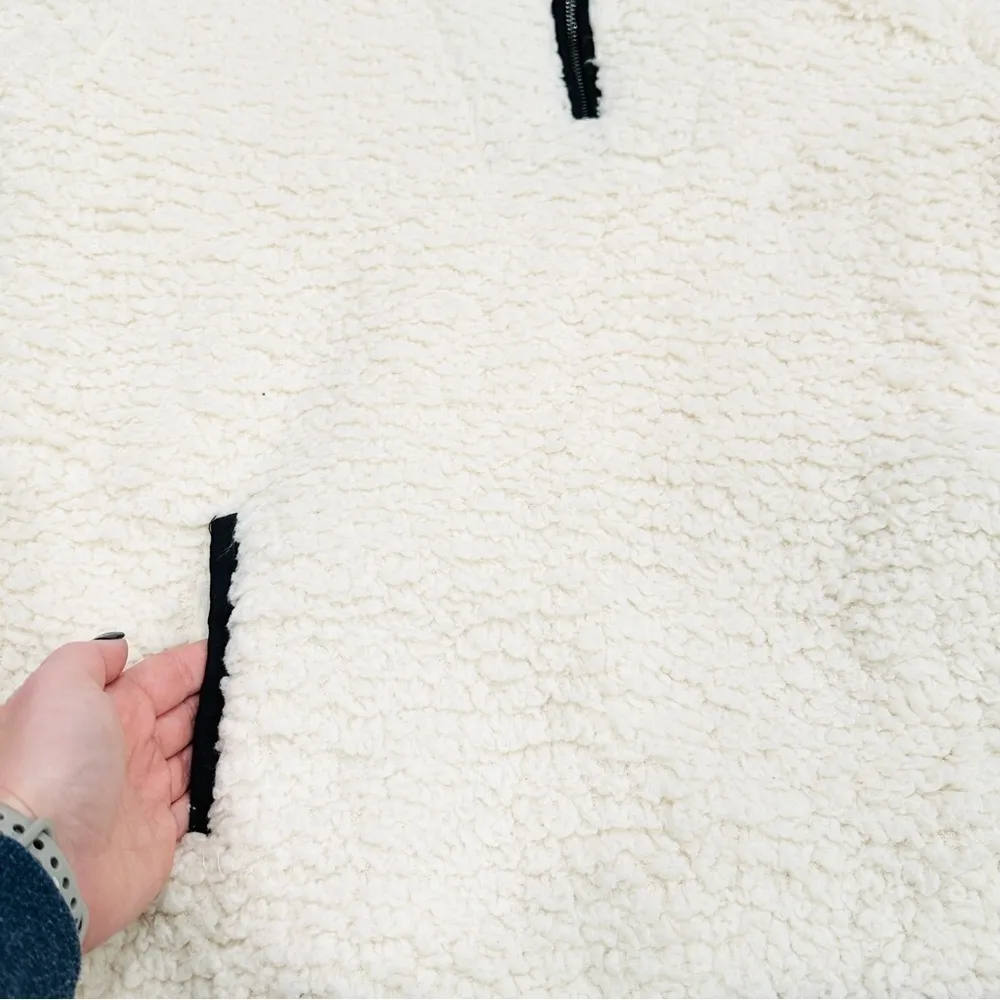 NWT Thread & Supply Cream Black Piping Quarter Zip Sherpa Pullover Sweatshirt Size M - Image 2