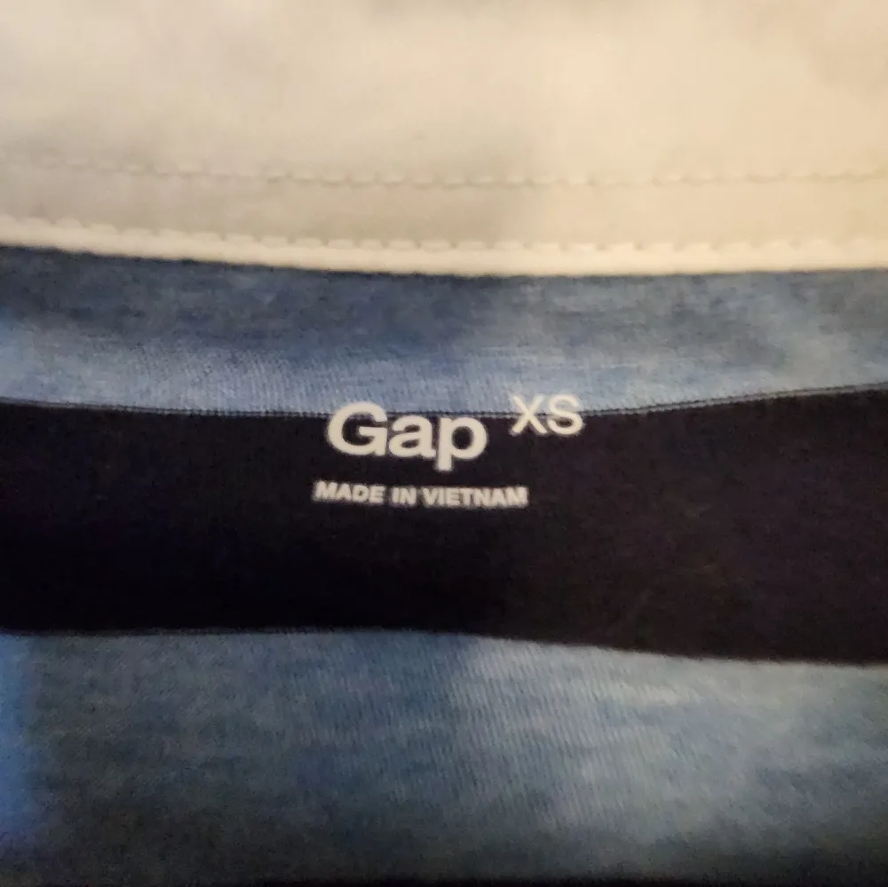 NWT GAP Women's Blue Stripe Polo Short Sleeve Shirt Size XS - Image 3