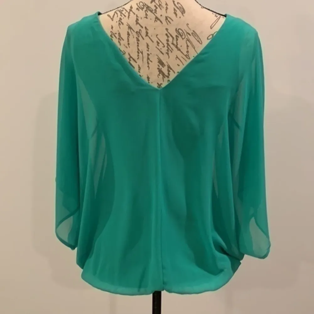Express dolman blouson v-back top lined green S - Image 3