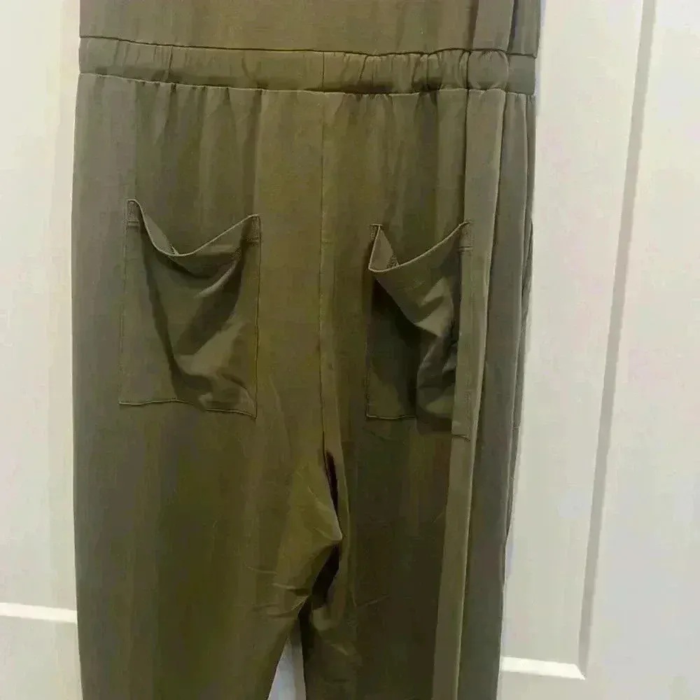 Heartloom army green jumpsuit size medium. In perfect condition! - Image 12