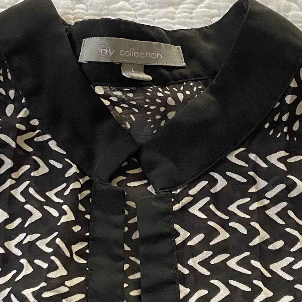 NY Collection Black and White Pattern Short Sleeve Blouse Sheer Size Large - Image 6
