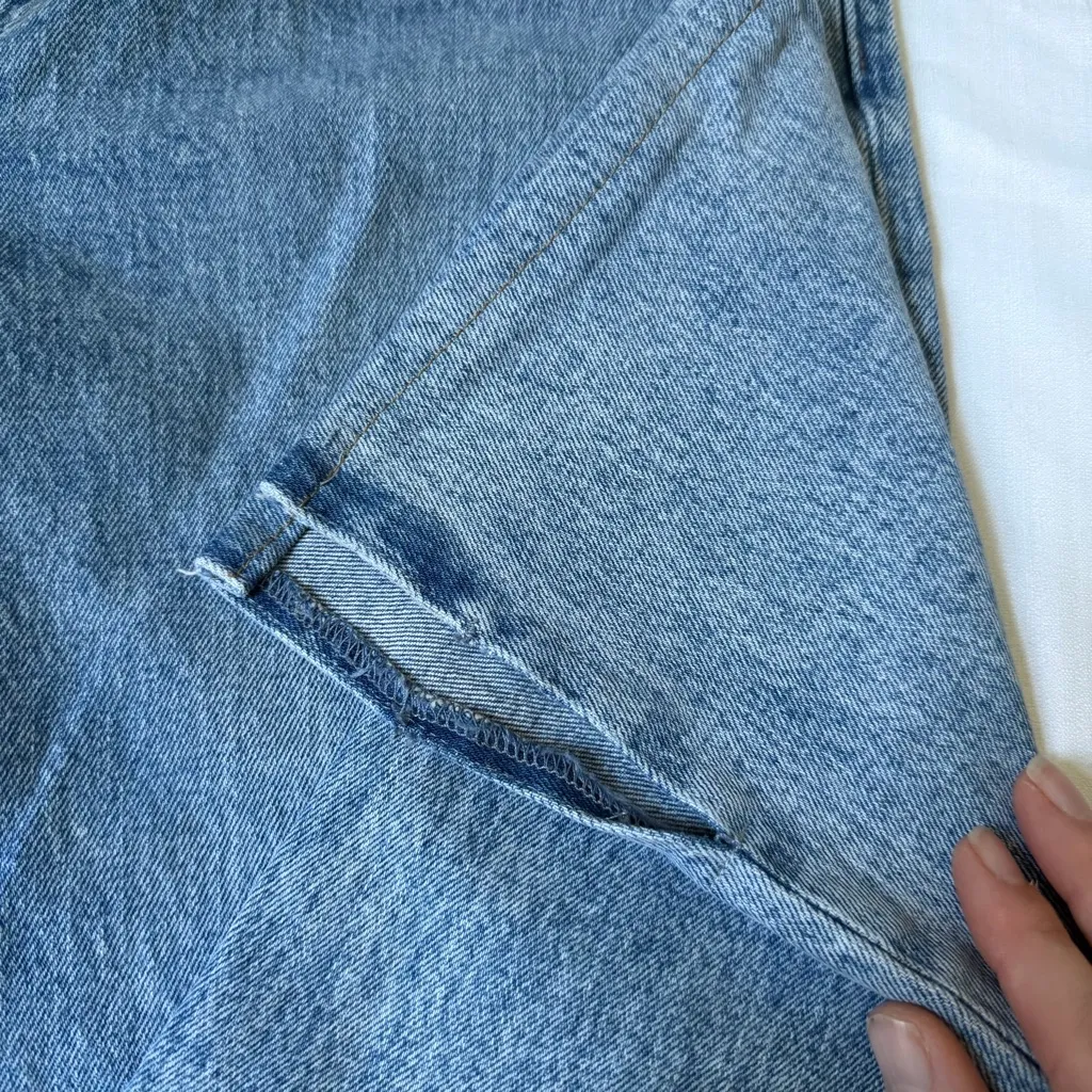 Abercrombie the 90s straight ultra high rise Jean split hem size 28/6 short - Image 2