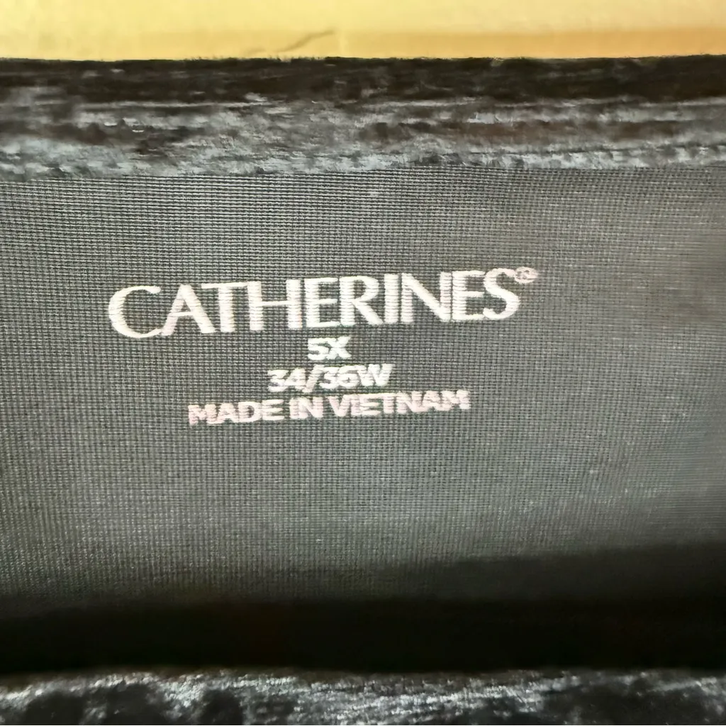 Catherines Cold Shoulder Velour Top Plus Sz 5X 34/36W Black Witchy Whimsigoth - Image 3