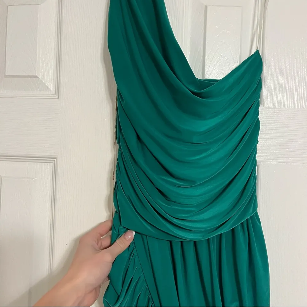 Soprano Green One Shoulder Mini Dress - Image 4