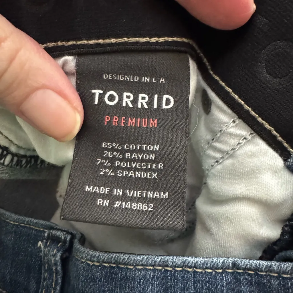 Torrid Crop Sky High Skinny Premium Stretch High-Rise Jean Size 16 - Image 13
