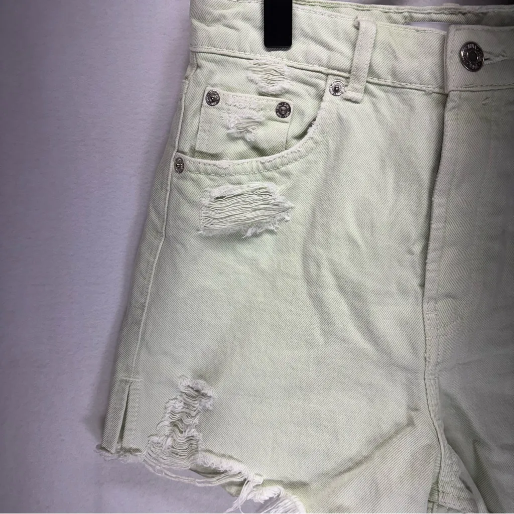 Zara‎ Denim Shorts Women Light Green Wash Distressed Cut Off Super Cute Sz 4 - Image 2
