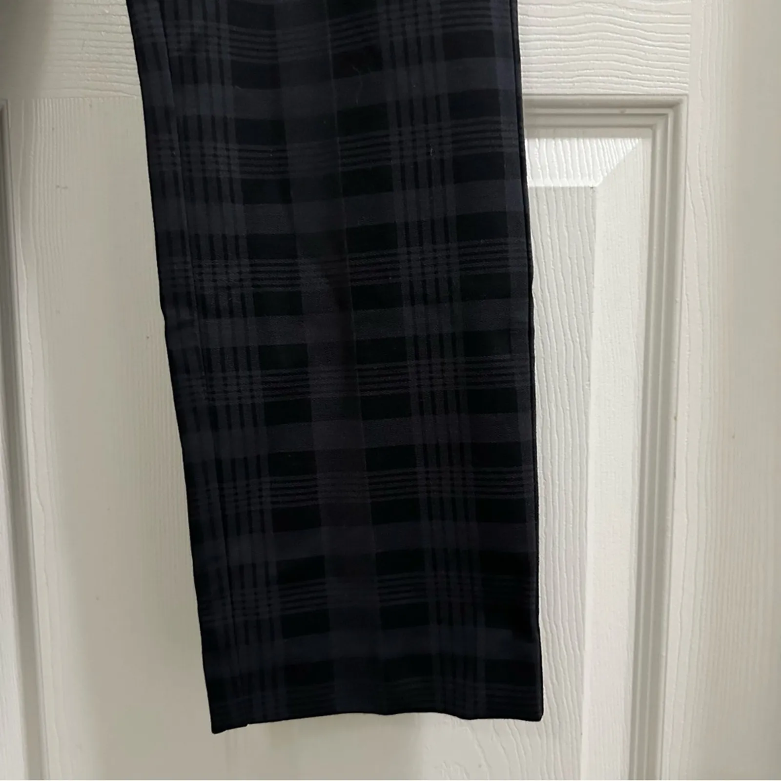 AMANDA + CHELSEA Black Gray Plaid Comfort Waist Pleated Crop Pants Women’s Sz 4 - Image 3