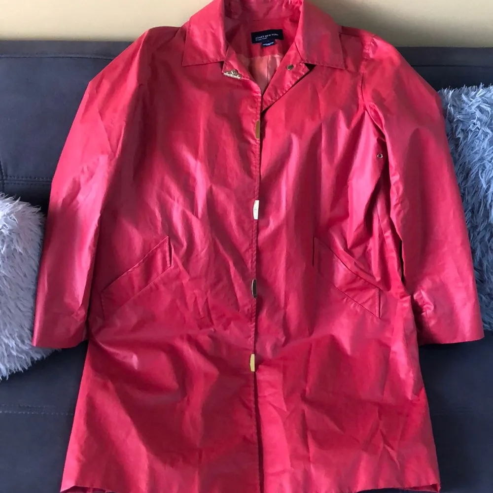 🩷 SOLD 🩷JONES NEW YORK SIGNATURE Coral/Red Trench Size L - Image 3