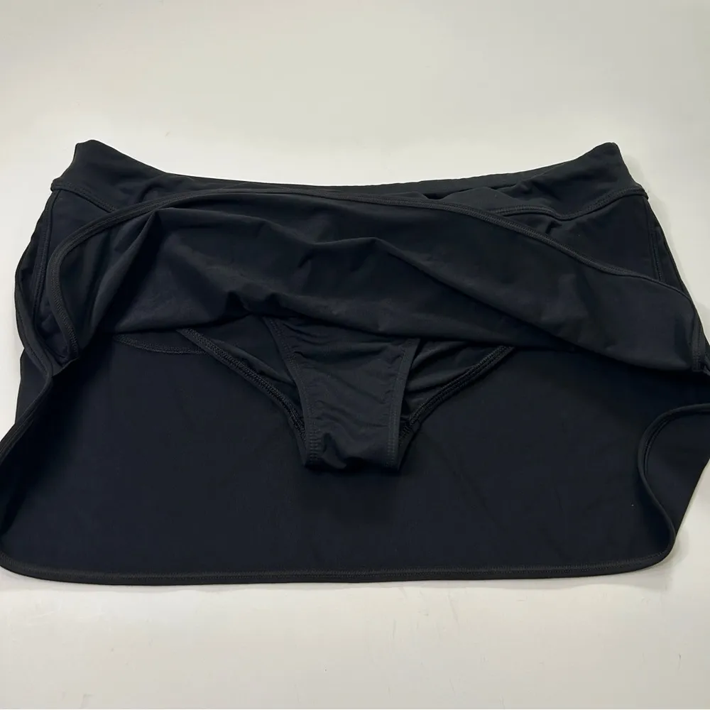 Athleta Black Athletic Tennis Skirt size Large - Image 2