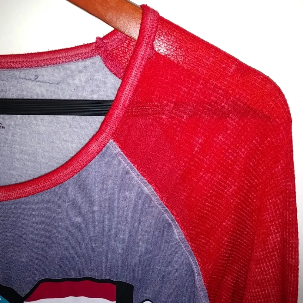 MTV M Red Gray Baseball Style Top Size M - Image 3