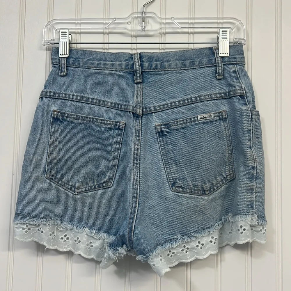 The Beverly Hills Denim Company Layered Look Cut Off Denim Jean Shorts Eyelet Blue Size undefined - Image 3